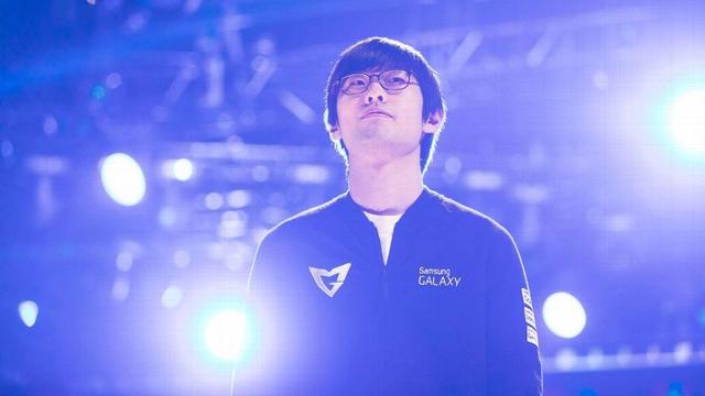 高跟+短裙就是好评！美女选手沫子晒照：再不拍我就老了~~