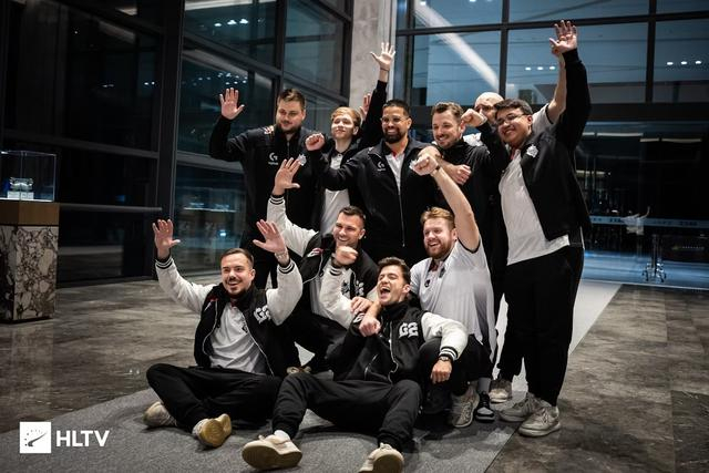 icon ： Awei，你每天都在说我，没人怪你，只是多听听你的队友。