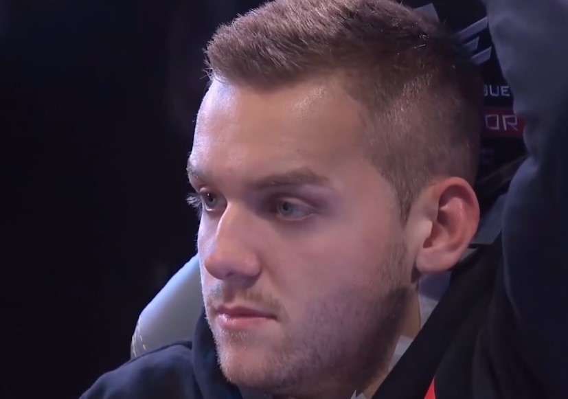 自信的表现来自 Weibo Gaming 以及在 LPL 2025年第二分裂中，任何人的传奇意外获胜